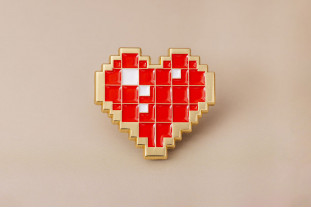 Pin’s coeur pixel gaming – Impact Émotion