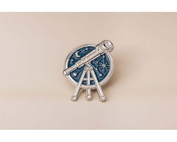 Pin’s télescope en métal argenté – Impact Émotion