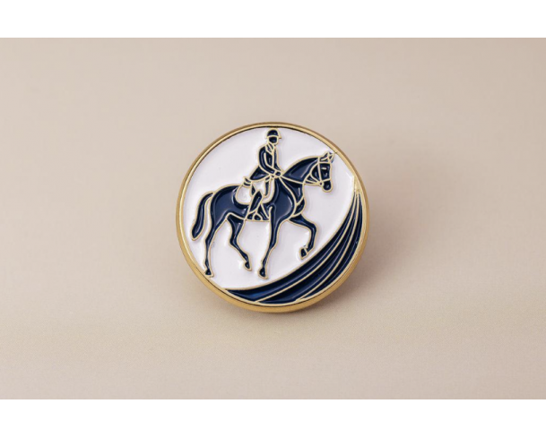 Pin’s équestre doré – Impact Émotion