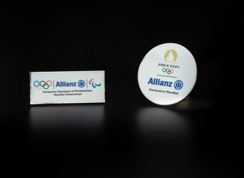 Fabrication de pin's imprimés pour Allianz, dans le cadre de Jeux Olympiques de 2024