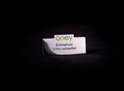 Badge nominatif avec gravure laser noir des prénoms