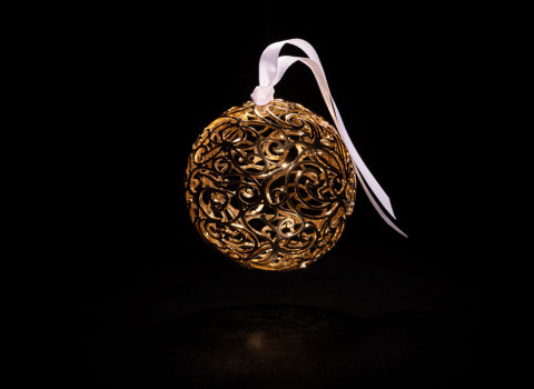 Boule de Noël intégrant un jeu de découpe, à l'effigie de votre décor