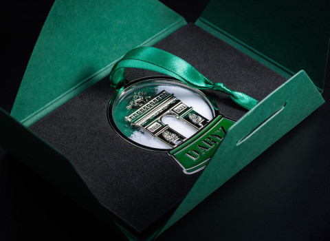 Capsule en acrylique comprenant de la neige en mouvement