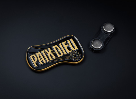 Finition bronze et attache aimantée