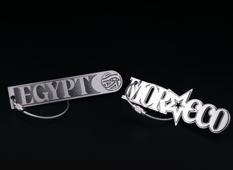 Injecté en zamak, finition brossée