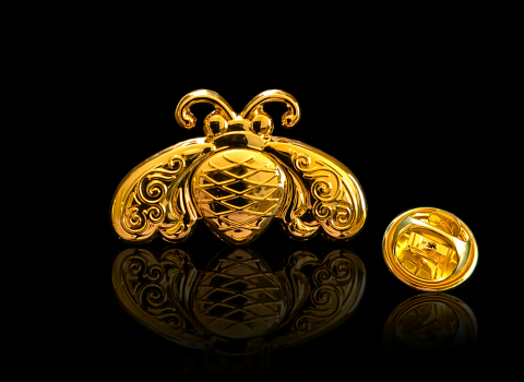 Finition dorée, découpé à la forme