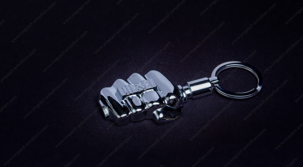 Porte-clé métal personalisé  FIA : fabricant porte-clé en métal